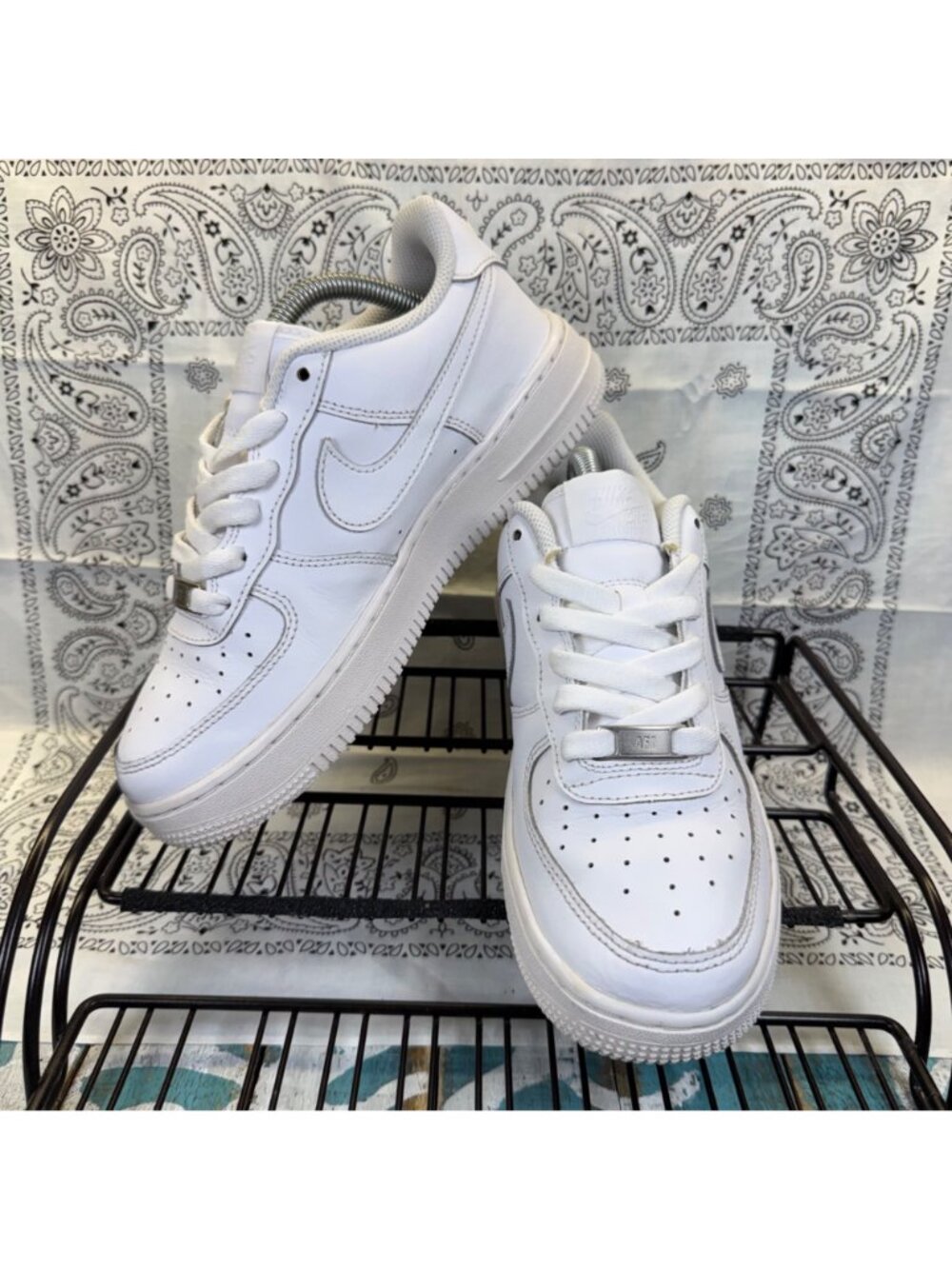 Nike Air Force 1 Low LE GS Triple White FV5951-111 Youth 5Y/Womans 6.5 EUC - Picture 2 of 10